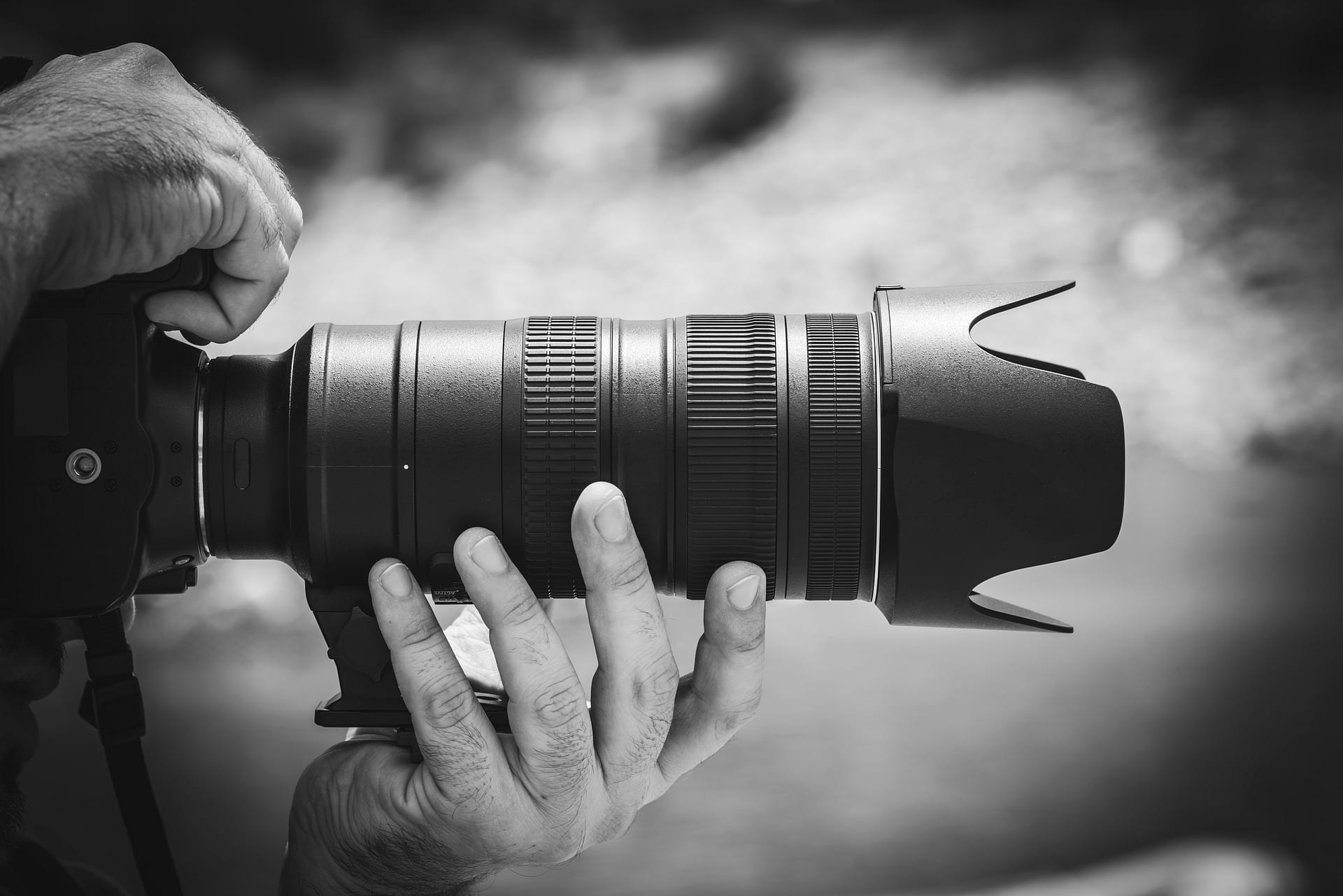 Things to Consider Before Buying a DSLR Camera 2024