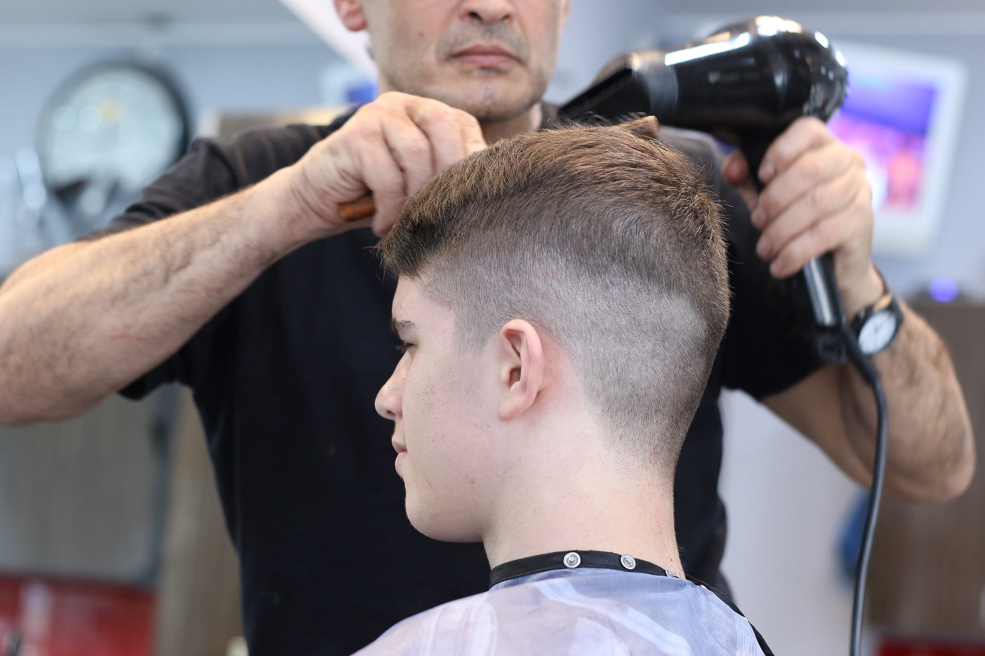 Advantages and disadvantages of being a Barber