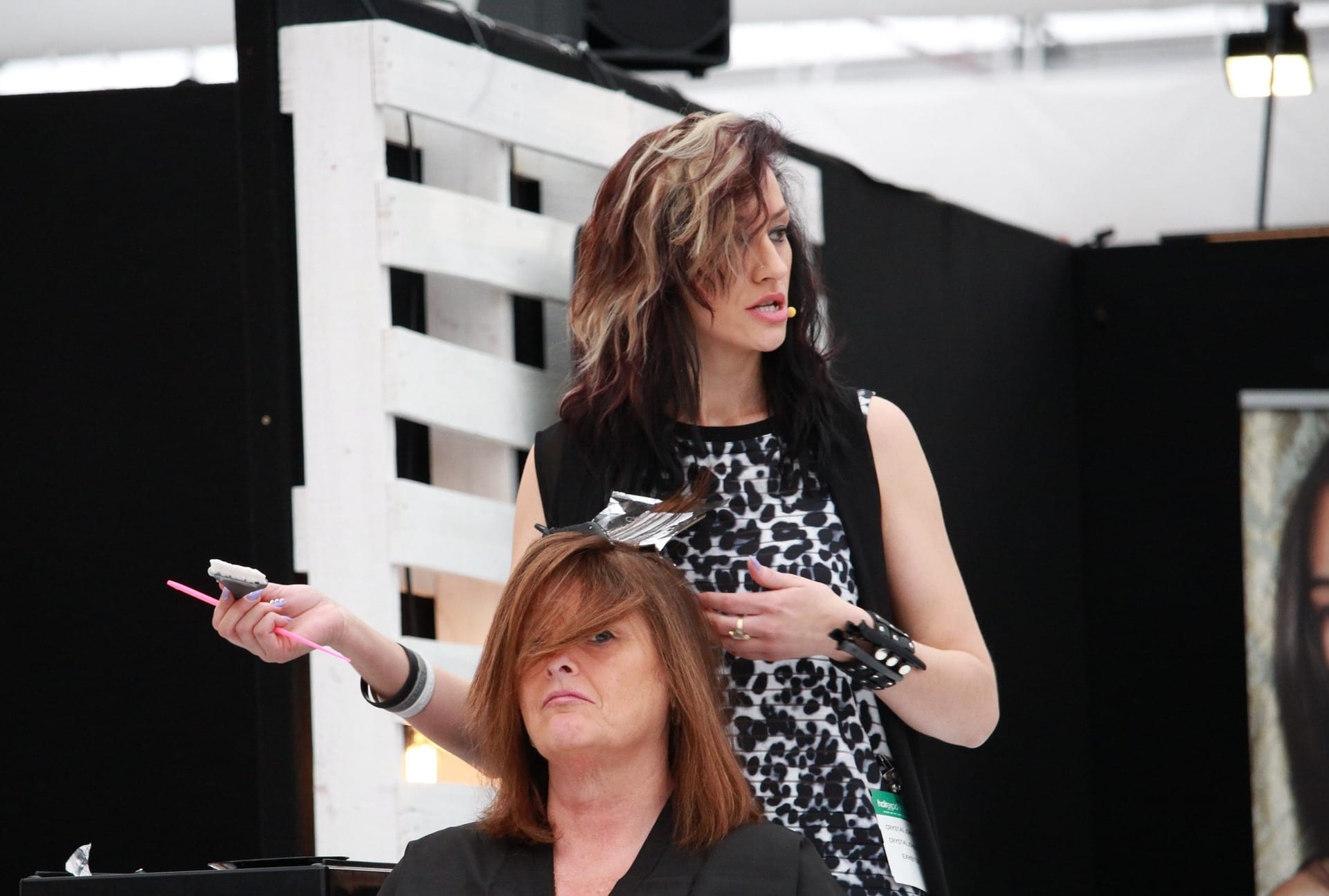 Advantages and disadvantages of being a hair stylist